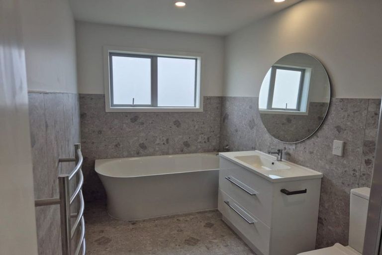 Photo of property in 43 Mangamoteo Street, Lytton West, 4071