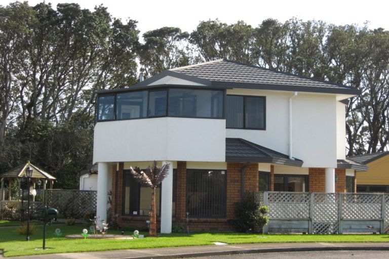 Photo of property in 13 Kawaroa Close, New Plymouth, 4310