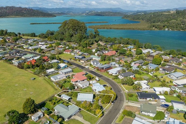 Photo of property in 33 Catherine Crescent, Whitianga, 3510