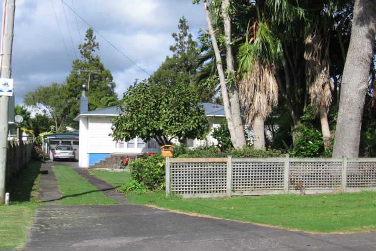 Photo of property in 21 Waipani Road, Te Atatu Peninsula, Auckland, 0610
