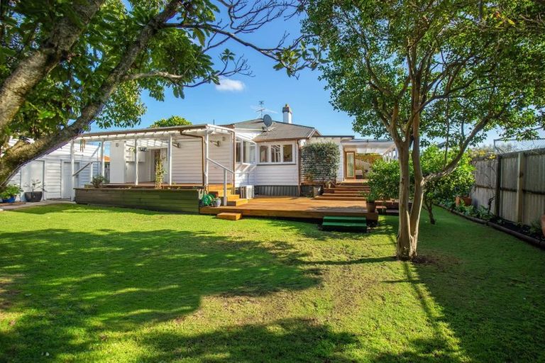 Photo of property in 1148 New North Road, Mount Albert, Auckland, 1025