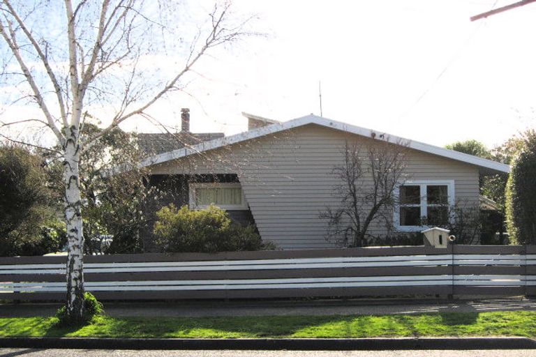 Photo of property in 42 Given Street, Havelock North, 4130