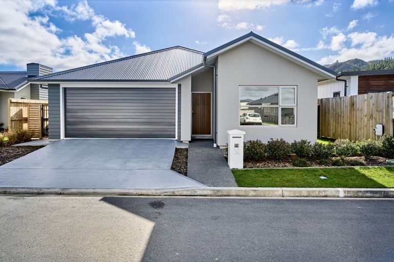 Photo of property in 50 Te Ara O Roimata, Wainuiomata, Lower Hutt, 5014