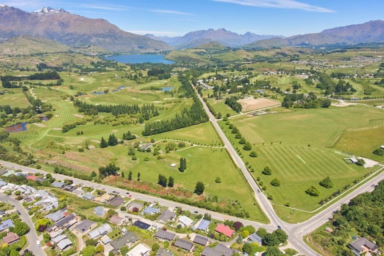 Photo of property in 5 Mcdonnell Road, Arrowtown, 9302