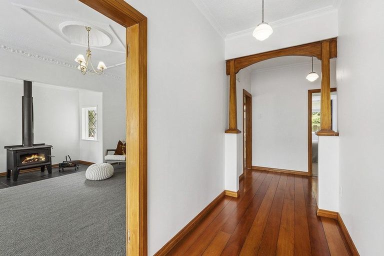 Photo of property in 43a Collins Avenue, Tawa, Wellington, 5028