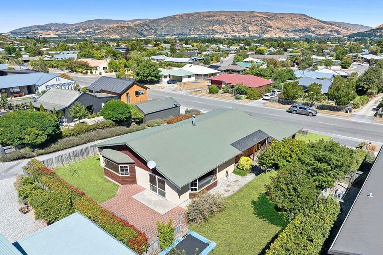 Photo of property in 130 Mount Iron Drive, Wanaka, 9305