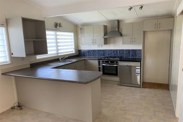 Photo of property in 10 Kennedy Avenue, Forrest Hill, Auckland, 0620