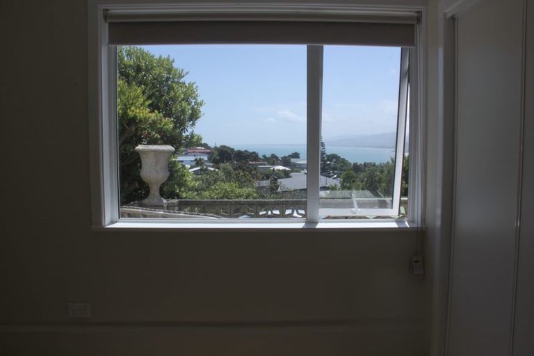 Photo of property in 2 Raroa Place, Pukerua Bay, 5026