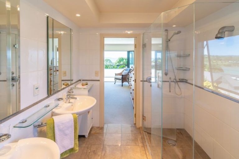 Photo of property in 27 Callender Place, Shelly Park, Auckland, 2014