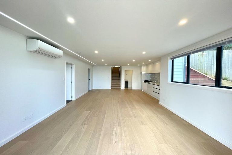 Photo of property in 43 Waller Avenue, Bucklands Beach, Auckland, 2012