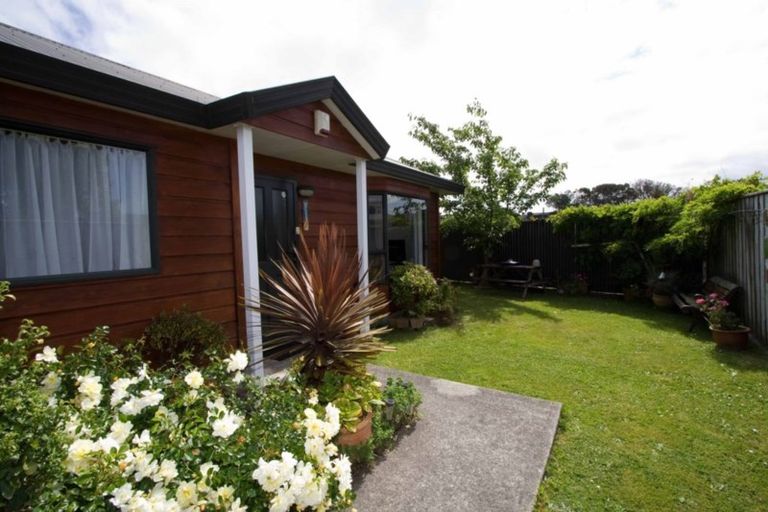 Photo of property in 35a Awamutu Grove, Waiwhetu, Lower Hutt, 5010
