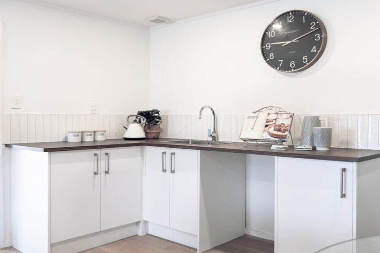 Photo of property in 5 Gallony Avenue, Massey, Auckland, 0614