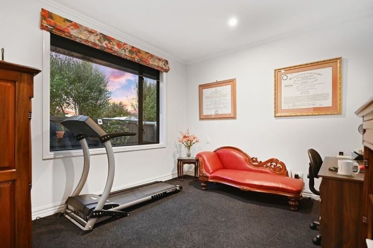 Photo of property in 7 Shillingford Boulevard, Rolleston, 7615