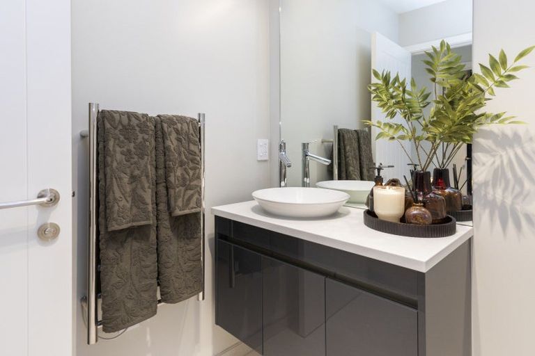 Photo of property in 18 College Avenue, Strowan, Christchurch, 8052