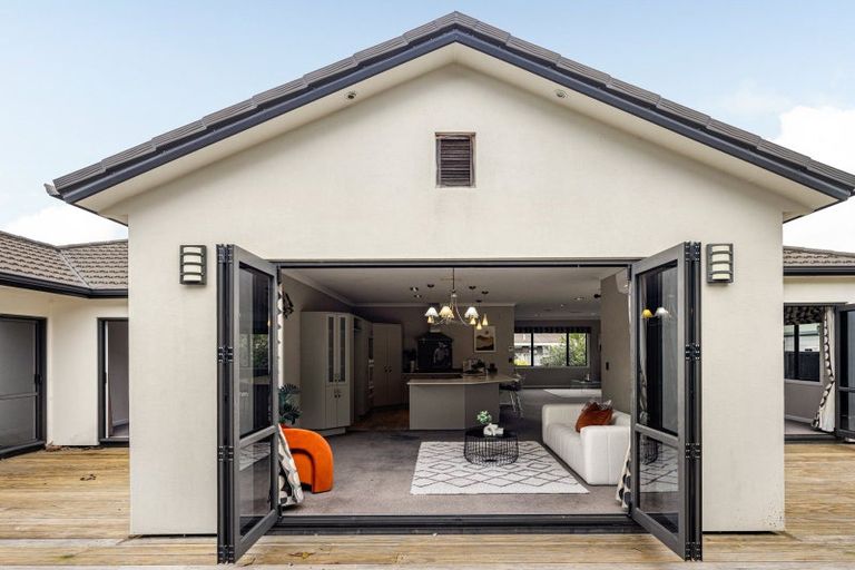 Photo of property in 30 Sandwich Road, St Andrews, Hamilton, 3200