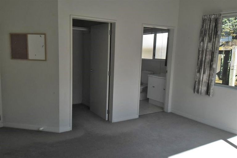 Photo of property in 19a Regent Street, Newtown, Wellington, 6021