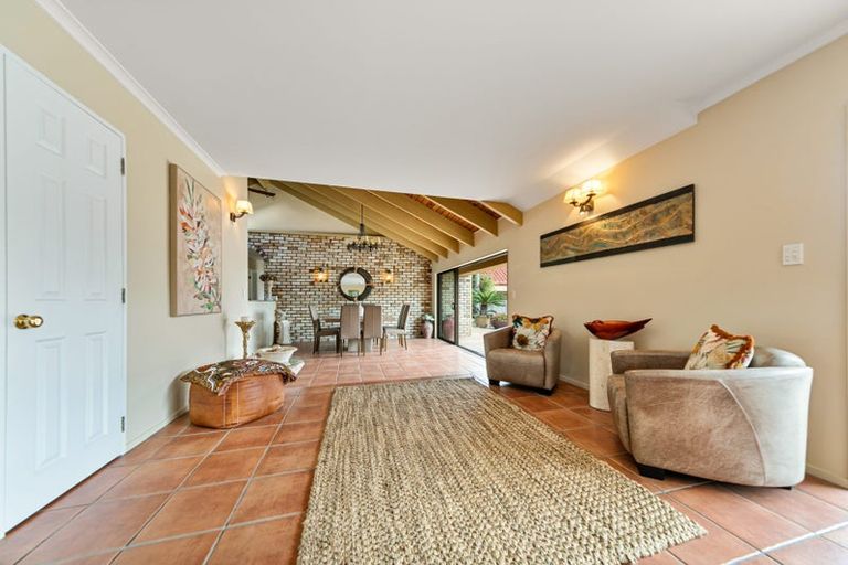 Photo of property in 20 Kingfisher Grove, Greenhithe, Auckland, 0632