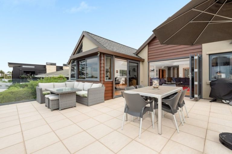 Photo of property in 85 Marine Parade, Mount Maunganui, 3116