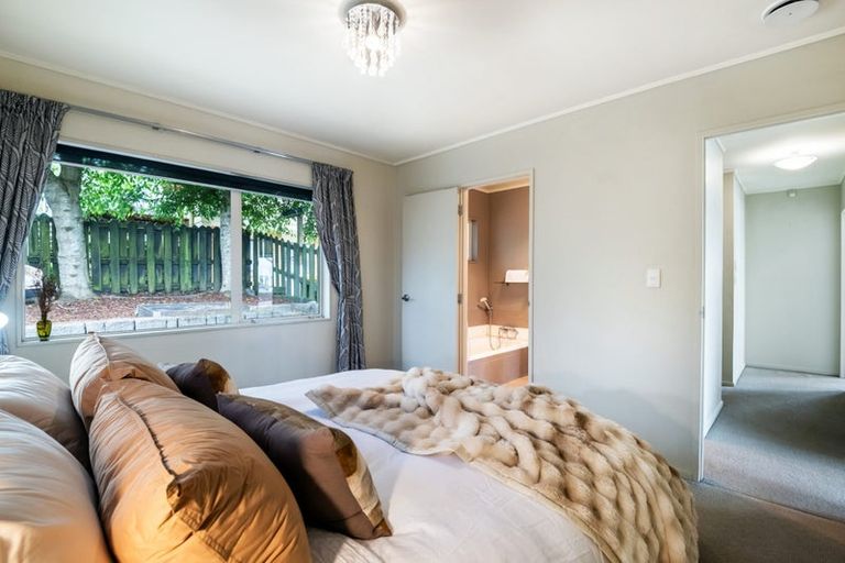 Photo of property in 1/44 Barbados Drive, Unsworth Heights, Auckland, 0632