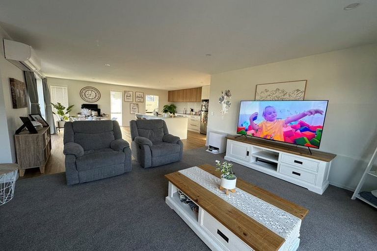 Photo of property in 8 Te Kanawa Lane, Rolleston, 7615