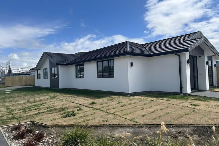 Photo of property in 16 Waterford Farm Road, Halswell, Christchurch, 8025