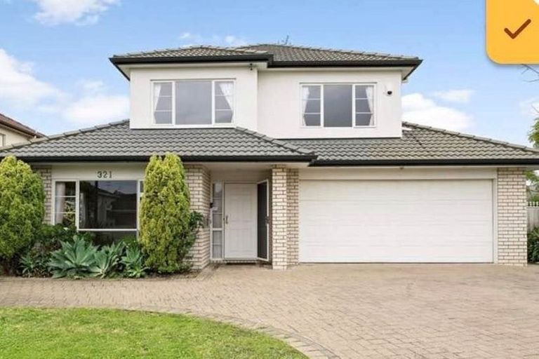 Photo of property in 9 Walnut Lane, Browns Bay, Auckland, 0630