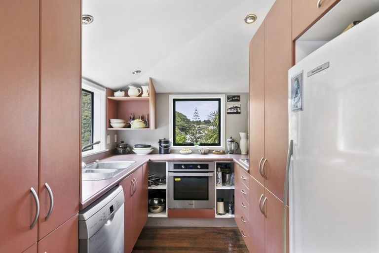 Photo of property in 30 Lawson Place, Mount Victoria, Wellington, 6011