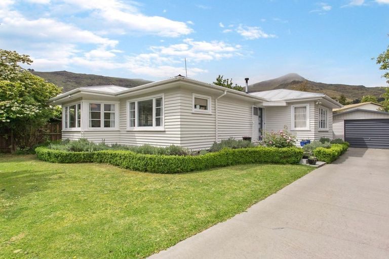 Photo of property in 21 Martindales Road, Heathcote Valley, Christchurch, 8022