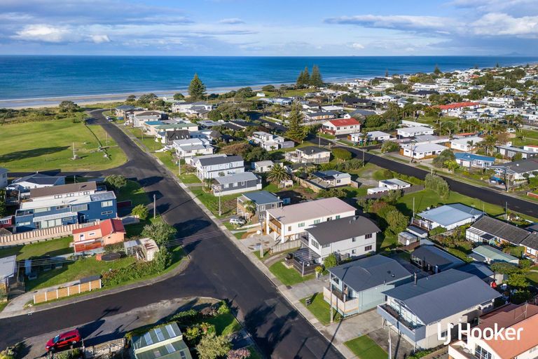 Photo of property in 17 Brighton Road, Waihi Beach, 3611