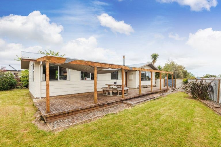 Photo of property in 24 Kowhai Street, Tokomaru, Palmerston North, 4474