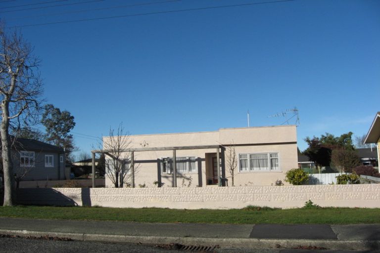 Photo of property in 19 Mary Street, Winton, 9720