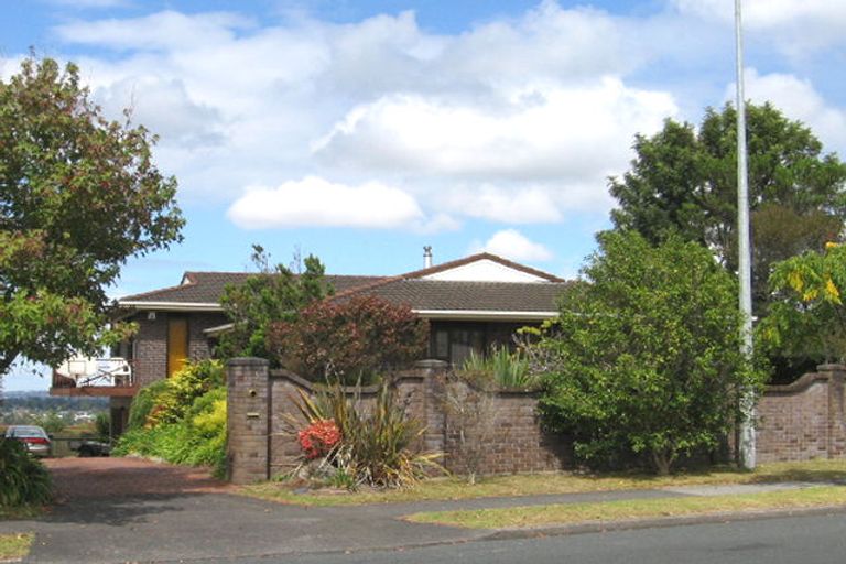 Photo of property in 157 Luckens Road, West Harbour, Auckland, 0618