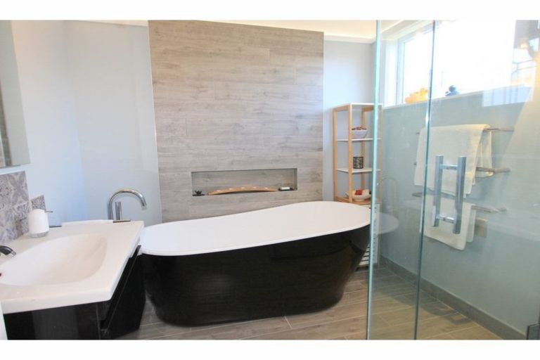 Photo of property in 37 Muller Road, Blenheim, 7201