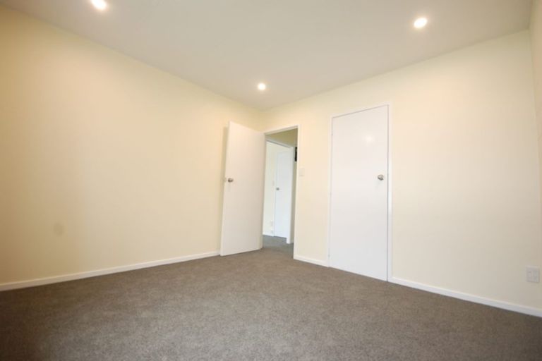 Photo of property in 1/98 Birkdale Road, Birkdale, Auckland, 0626