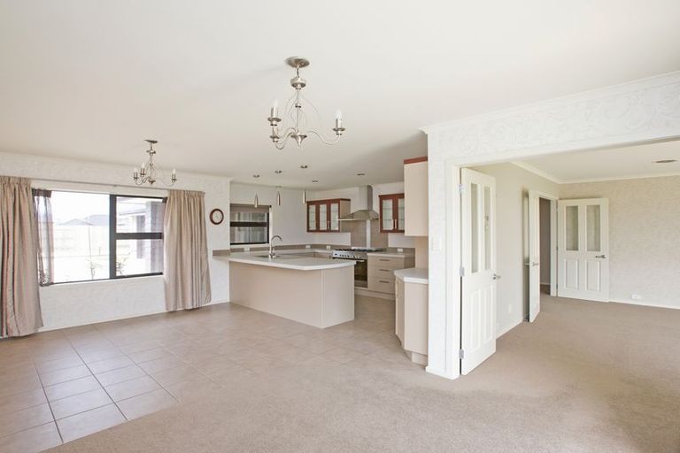 Photo of property in 48 Duff Crescent, Highbury, Palmerston North, 4412