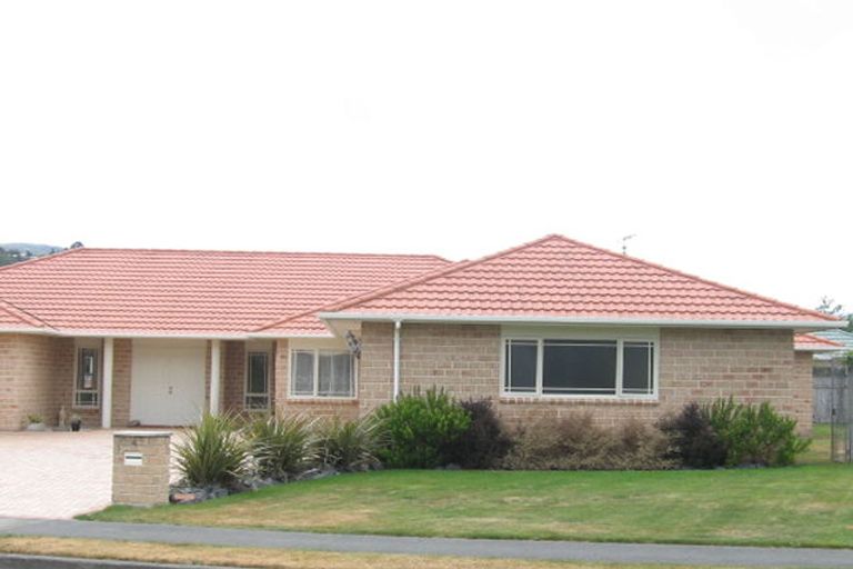 Photo of property in 4 Carlow Grove, Birchville, Upper Hutt, 5018