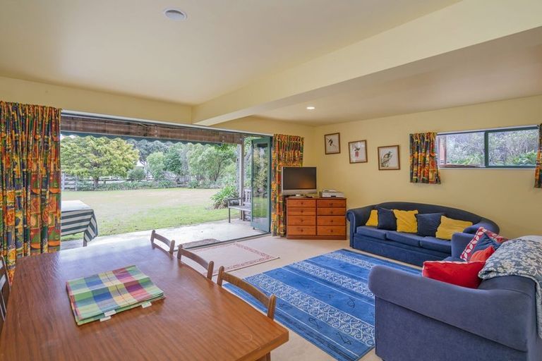 Photo of property in 152 Ocean Beach Road, Tairua, 3508