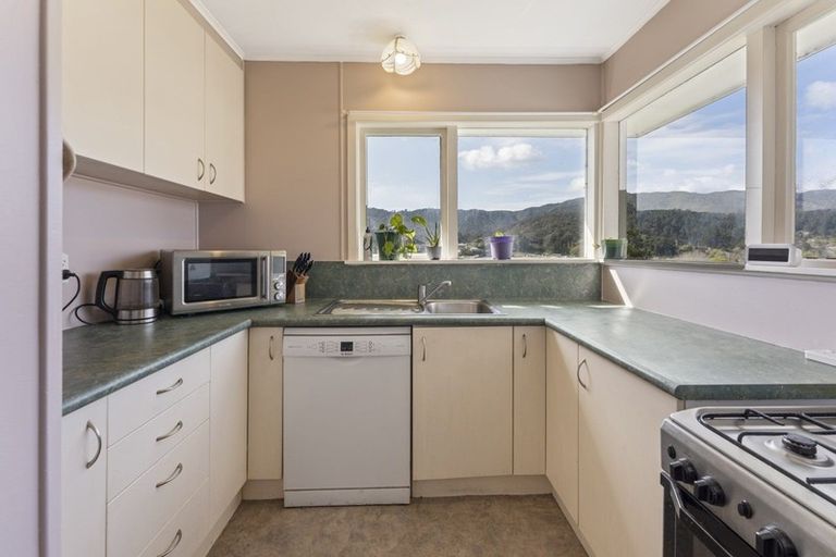 Photo of property in 30 Logie Street, Stokes Valley, Lower Hutt, 5019