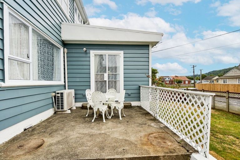 Photo of property in 68 Churton Crescent, Taita, Lower Hutt, 5011