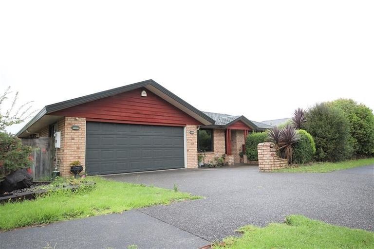 Photo of property in 16 Brittany Drive, Henderson, Auckland, 0612