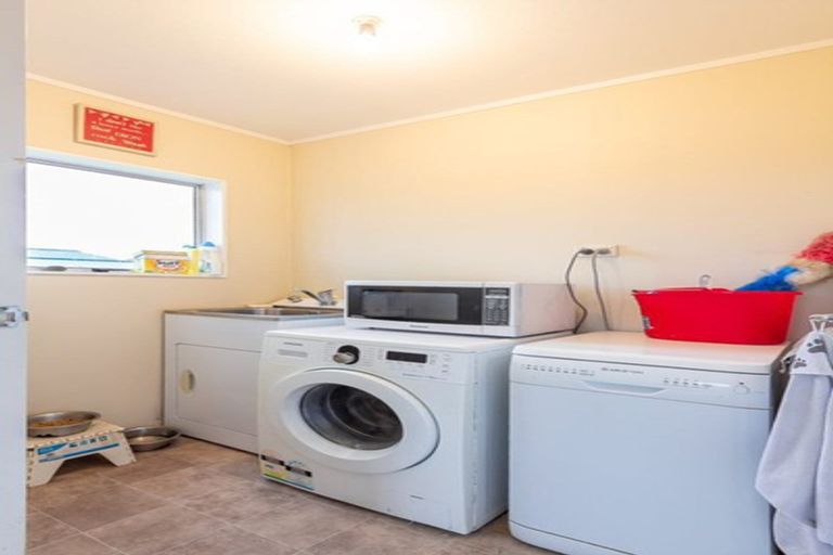 Photo of property in 9 Desmond Place, Bell Block, New Plymouth, 4312