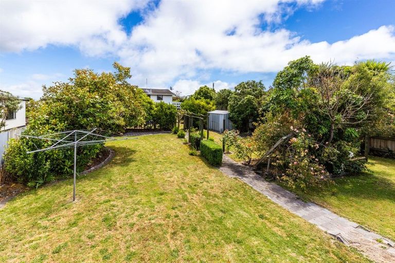 Photo of property in 5 Mahuta Road, Waitahanui, Taupo, 3378