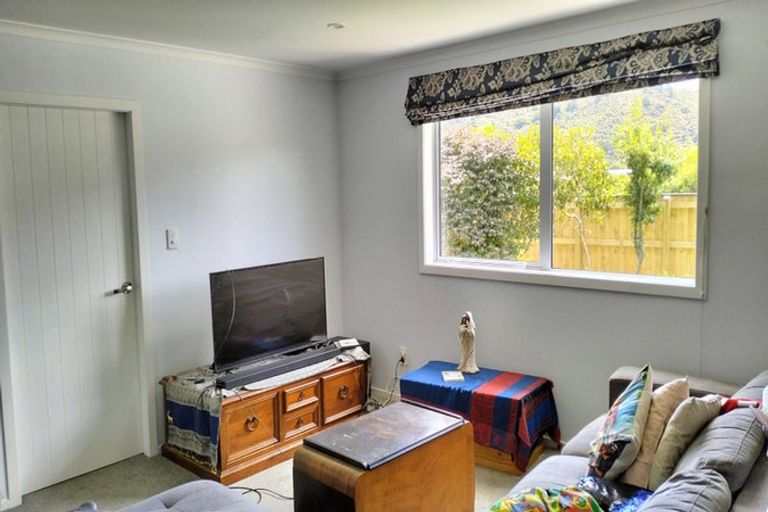 Photo of property in 562 Main Road North, Timberlea, Upper Hutt, 5018