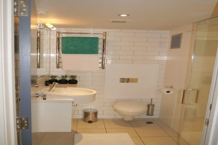 Photo of property in The Capital, 26/370 Oriental Parade, Oriental Bay, Wellington, 6011