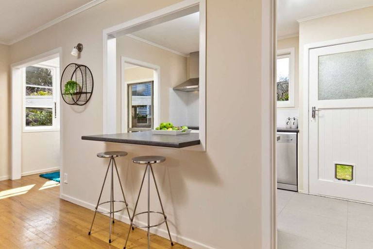 Photo of property in 2/7 Vera Road, Te Atatu South, Auckland, 0610