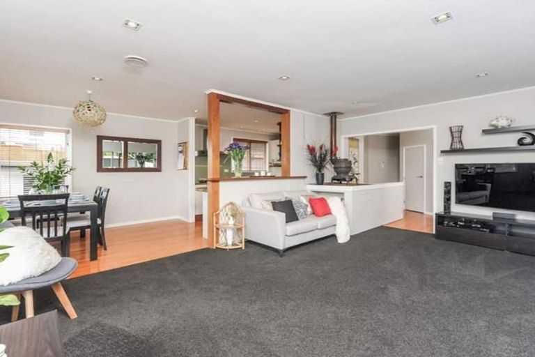 Photo of property in 5 Infidel Place, Torbay, Auckland, 0630