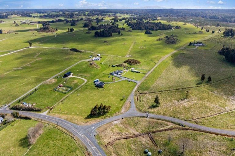 Photo of property in 1184 Oturoa Road, Hamurana, 3072