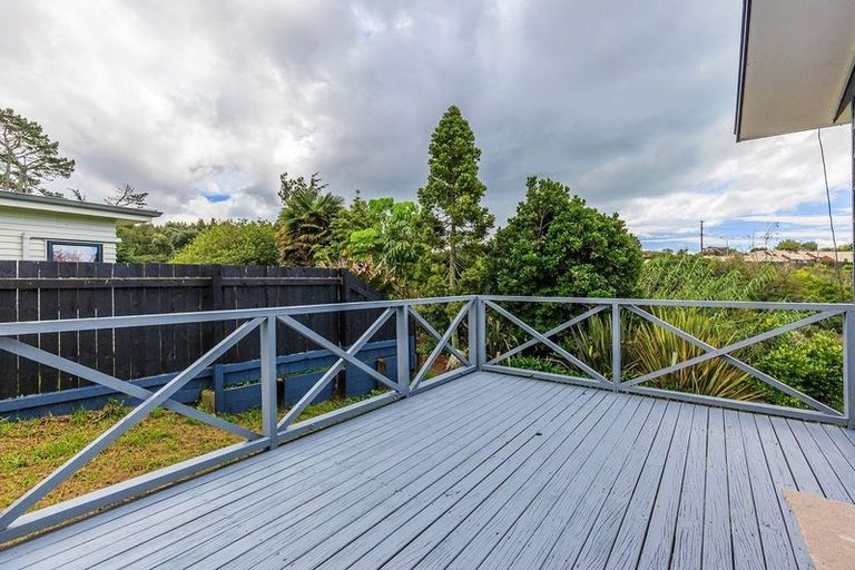 Photo of property in 2/21 Kitewao Street, Northcote, Auckland, 0627