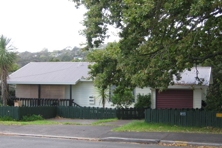 Photo of property in 35 Ranch Avenue, Beach Haven, Auckland, 0626