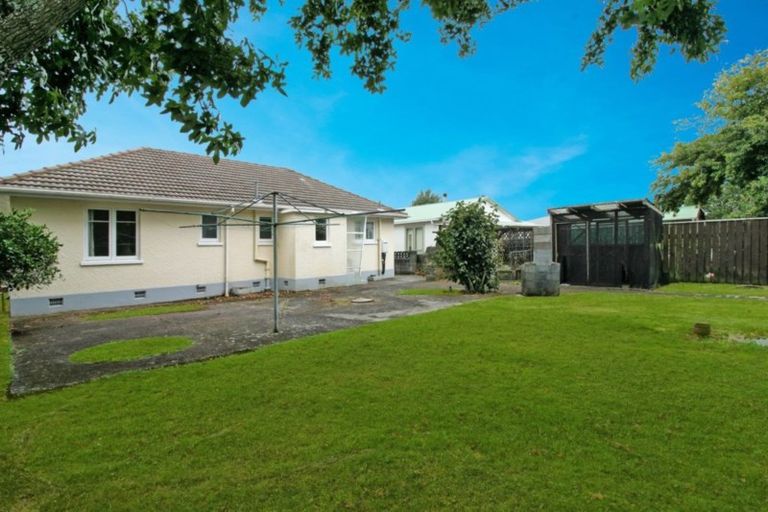 Photo of property in 34 Tarahua Road, Vogeltown, New Plymouth, 4310
